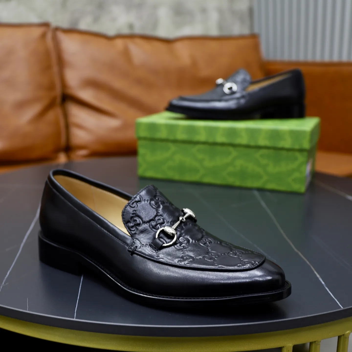 Men's shoes: 260🙅‍♂️🙅‍♂️🙅‍♂️Niuli Brand: GUCCI Size: 38-44 (45 can be customized) Level: Counter classic Material: Original soft cowhide upper Comfortable cowhide lining Original lightweight outsole Style category: Business casual footwear Driving leather shoes Color: Actual picture color